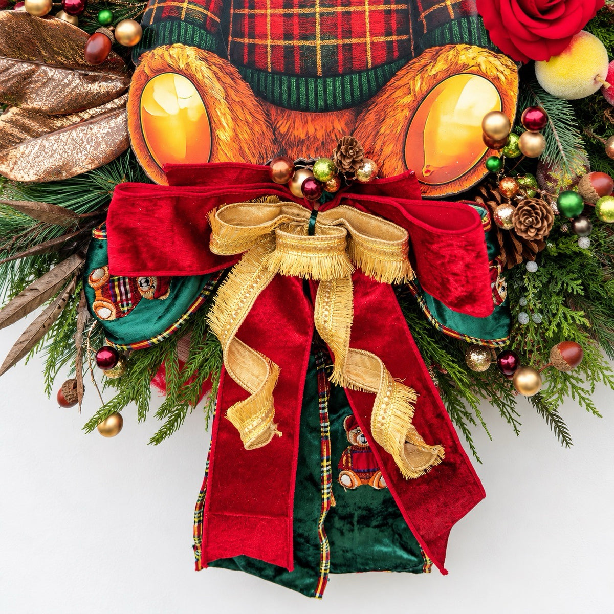 Teddy Bear Tartan Christmas Wreath – Traditional Red, Green & Gold Holiday Door Décor