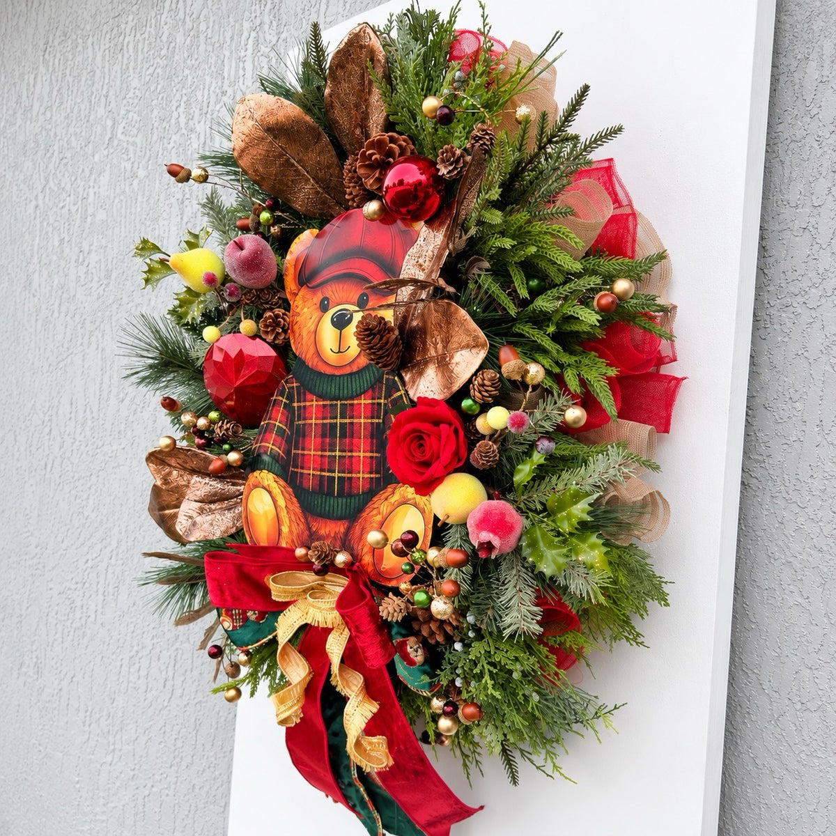Teddy Bear Tartan Christmas Wreath – Traditional Red, Green & Gold Holiday Door Décor